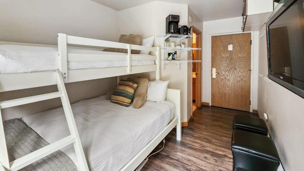 Cozy Studio With Shared Pool -3 Min To Ski Lift Breckenridge Exterior foto